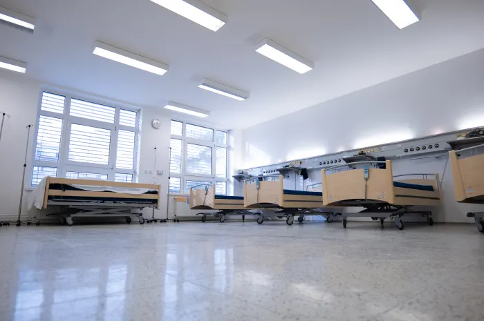 Pokoj s lůžky a rozvody medicinálních plynů